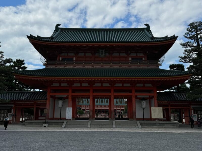 Kyoto: Discover Every Bit of Heian Jingu Shrine in 1 Hour - Seasonal Floral Landscapes