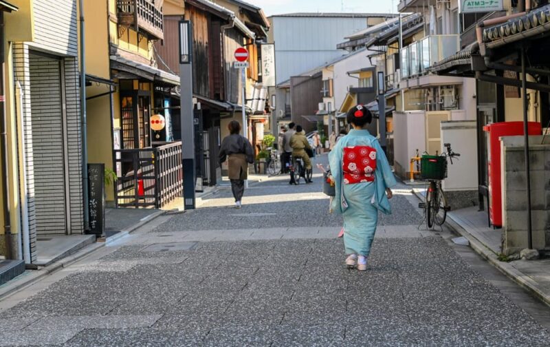 Kyoto: Early Bird E-Bike Tour With Lunch - Exploring Fushimi Inari Shrine
