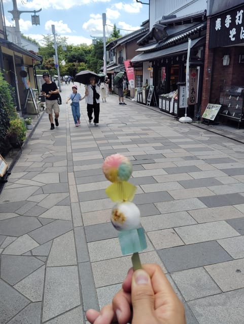 Kyoto: Enjoy Byodoin Temple and Tea Sweets - 90 Min Tour - Navigating the Tour: Meeting Point and Essentials