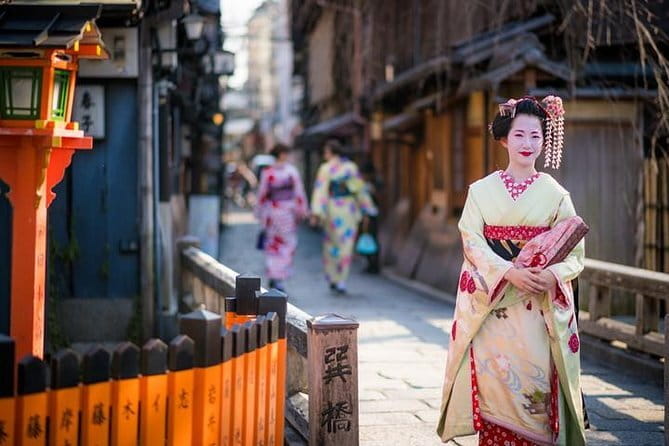 Kyoto Exploration With an Accredited Government Guide - Booking and Cancellation