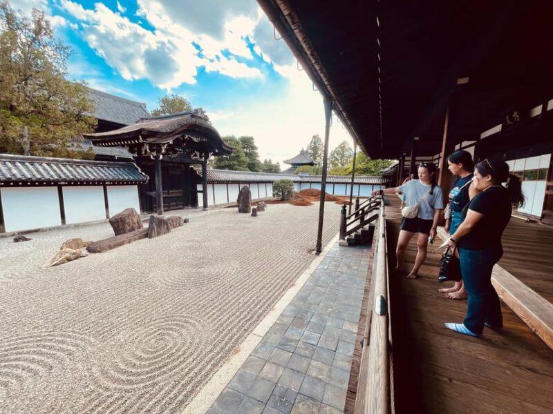 Kyoto: Fushimi Inari Shrine and Tofukuji Temple E-Bike Tour - Visiting Fushimi Inari Shrine and Understanding Shintoism