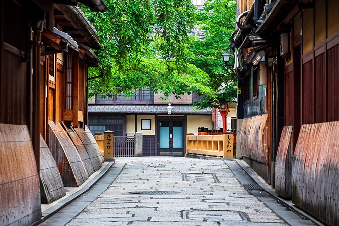 Kyoto Geisha District Walking Tour in Gion - Photo Opportunities in Gion