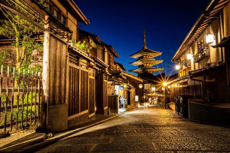 Kyoto: Gion Geisha District Hidden Gems & Local Culture Tour - Geisha Culture: Past and Present