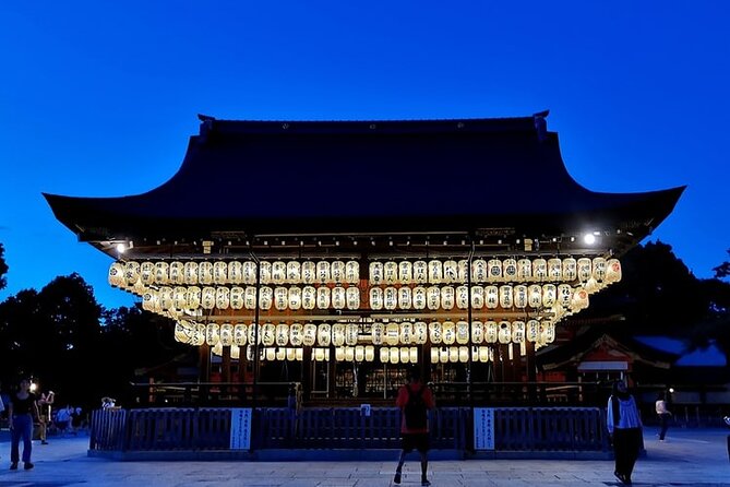 Kyoto Gion Geisha District Walking Tour - The Stories of Geisha - Meeting Point and Accessibility