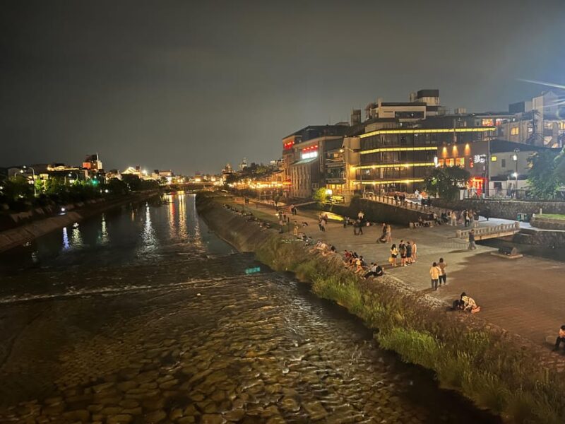 Kyoto: Gion/Pontocho Tour, Guided Walking Tour - Local Insights and Interaction
