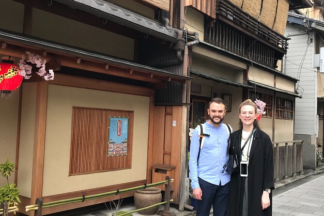 Kyoto Gion Tour Maiko or Geisha Dinner Included - Kaiseki Dinner Experience