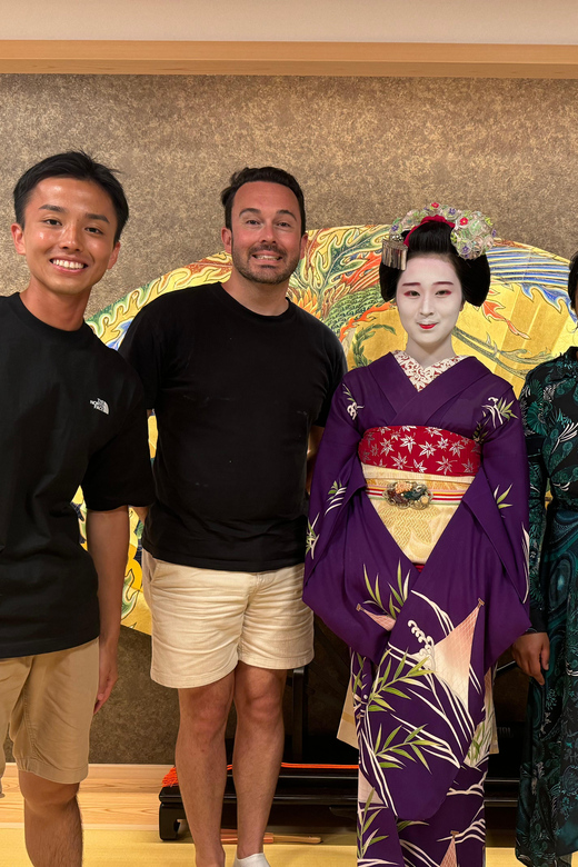 Kyoto: Gion Walking Tour, Geisha Show and Japanese Game - Enjoying the Tea and Japanese Snack