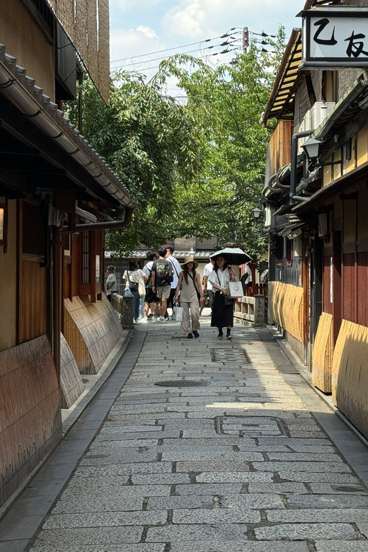 Kyoto: Half-Day Geisha and Cultural Heritage Tour - Key Points