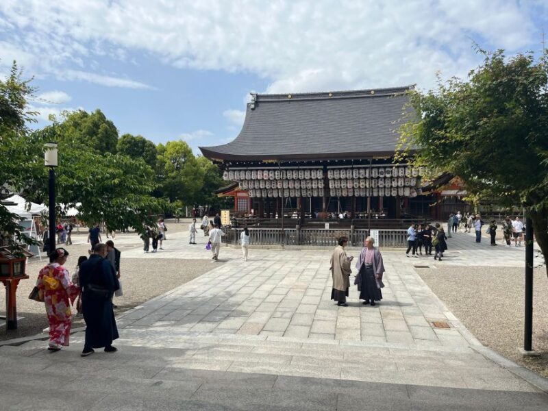 Kyoto: Half-Day Private Guided Tour to the Old Town of Gion - Scenic Promenade
