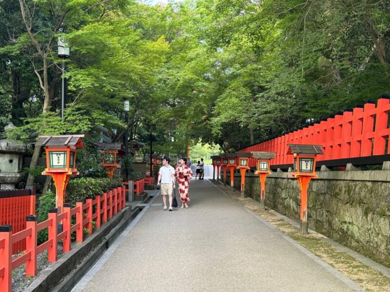 Kyoto: Half-Day Private Tour Gion Geisha District & Kiyomizu - Exploring the Gion District