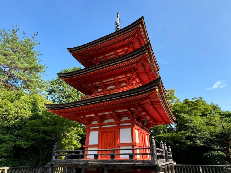 Kyoto: Half-Day Private Tour Gion Geisha District & Kiyomizu - Strolling Through Ninenzaka and Sannenzaka