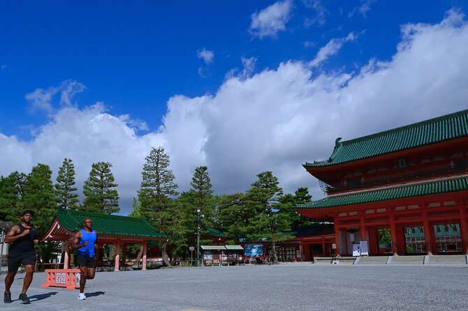 Kyoto Heritage Run - Venture Through Historical Kyoto Landmarks - Experiencing the Fushimi Inari-taisha Shrine