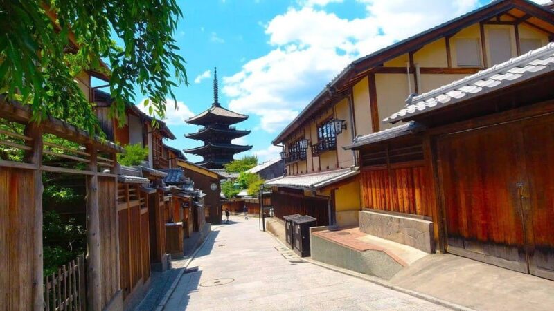 Kyoto: Higashiyama Highlights and Hidden Gems Walking Tour - Kiyomizu-dera: Panoramic City Views