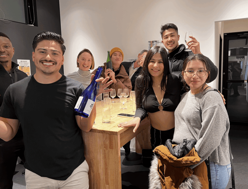 Kyoto: Izakaya Bars Guided Walking Tour - Connecting With Local Guide and Explorers