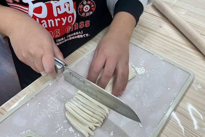 Kyoto: Japanese Cooking Class. Make Udon and Sushi and More - Class Size and Dietary Accommodations