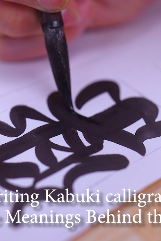 Kyoto: Kabuki Calligraphy "Kantei-Ryu" - Receiving an Original Fan