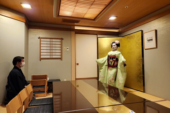 Kyoto Kimono Rental Experience and Maiko Dinner Show - Public Transportation: Convenient Commute