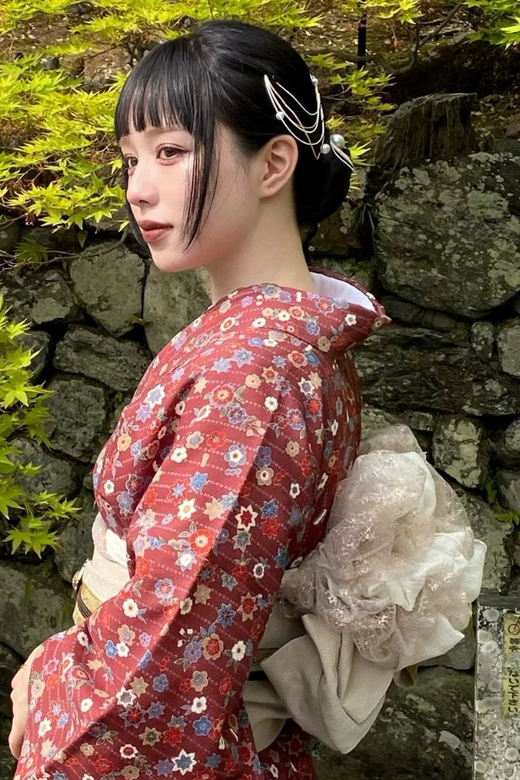 Kyoto: Kimono Rental in Kyoto Station Provided by RikaWafuku - Kimono Selection and Dressing