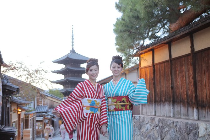 [Kyoto, Kiyomizu-Dera Temple] 3-Minute Walk to Kimono Plan - Dressing Up in Kimono