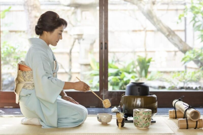 Kyoto: Machiya House Tea Ceremony and Kimono Rental - Dress in Kimono