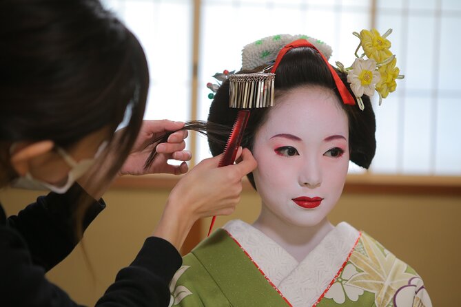 Kyoto: Maiko Makeover and Photoshoot Experience (Women Only) - Preparation for the Makeover