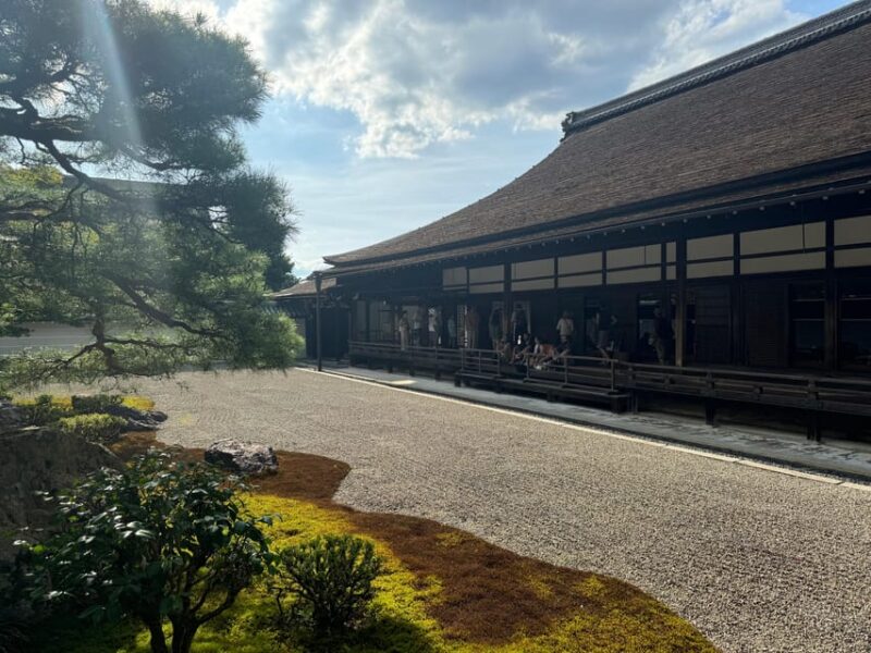 Kyoto: Nanzenji Zen Walk Through Gardens and Historic Sanmon - Discovering the Hojo Rock Garden