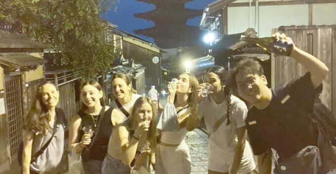 Kyoto: Nighttime Walking Tour in Gion Area With Sake in Hand - Inclusions and Amenities