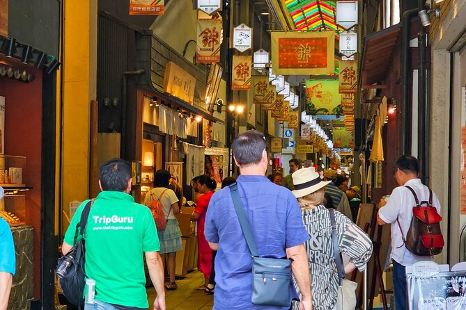 Kyoto Nishiki Market & Depachika: 2-Hours Food Tour With a Local - Knowledgeable Local Tour Guide