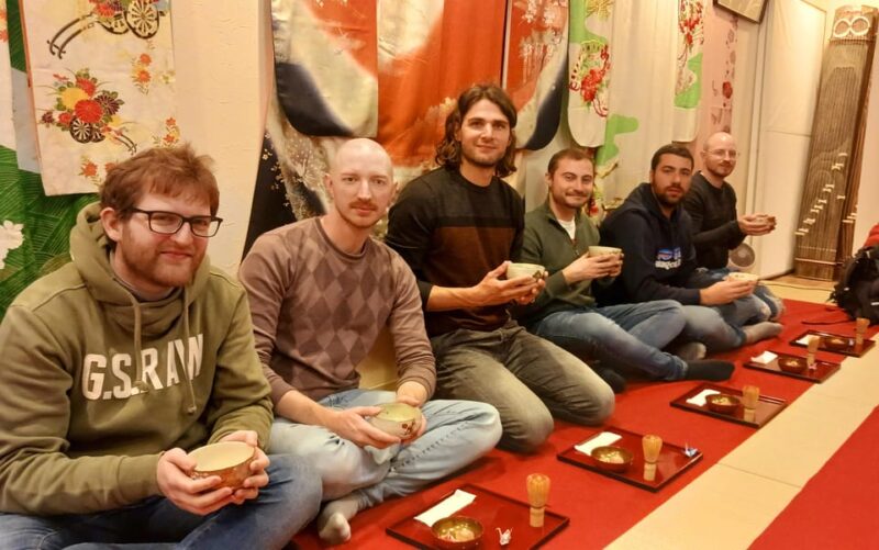 Kyoto: Nishiki Market Tea Ceremony With Koto Performance - Dressing Up in Kimono