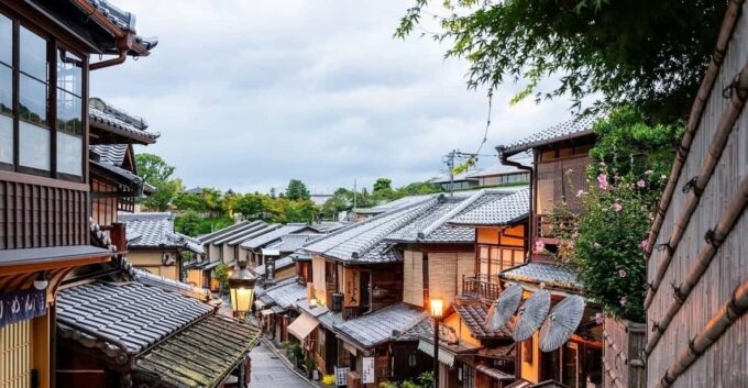 Kyoto Private Tour With Car From Osaka/ Kyoto - Strolling Through Higashiyama District