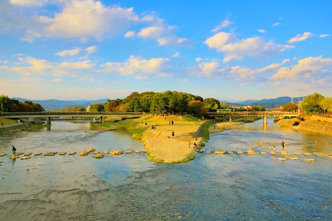 Kyoto Spring Evening (Cherry Blossom) Food Tour - Indulging in Tasty Local Snacks and Sweets