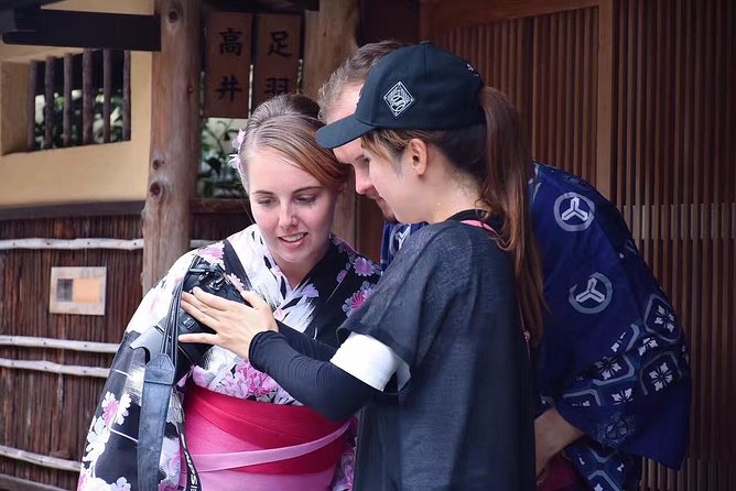 [Kyoto Street Shot] Capturing Every Wonderful Moment of Travel Through the Lens (Free Kimono Experience) - Kimono Change Arrival