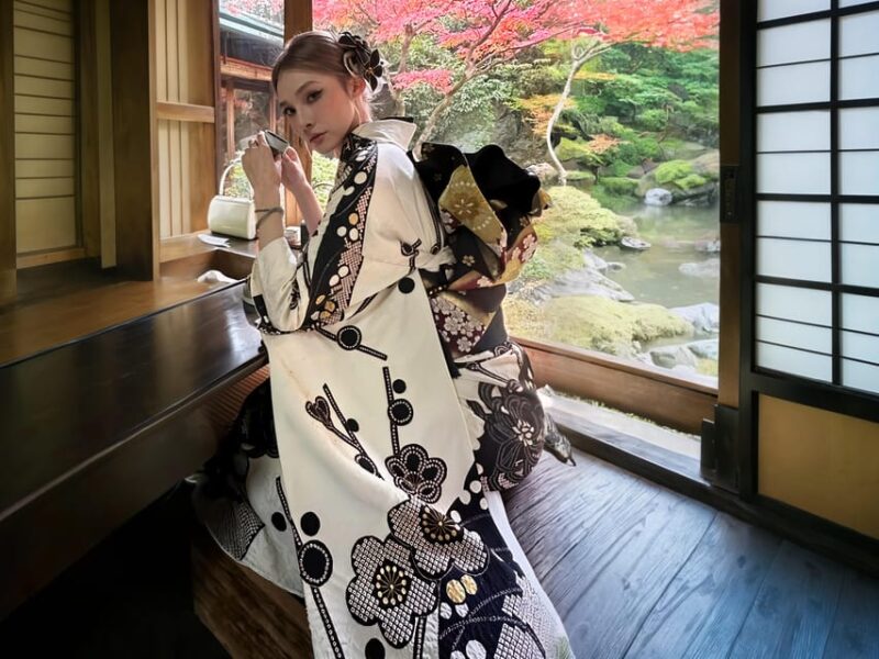 Kyoto: Traditional Kimono Rental Near Gion W/ Photoshoot - Kimono Selection and Dressing