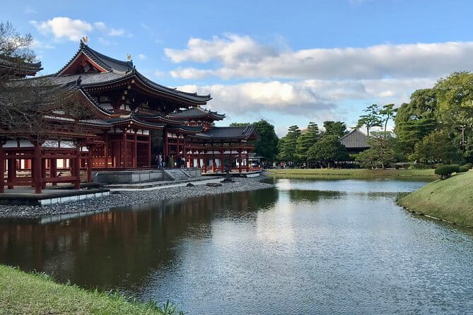 Kyoto Walking Series: Green Tea and Aristocratic Culture in Uji - Discovering the Byōdō-in Temple: An Architectural Masterpiece