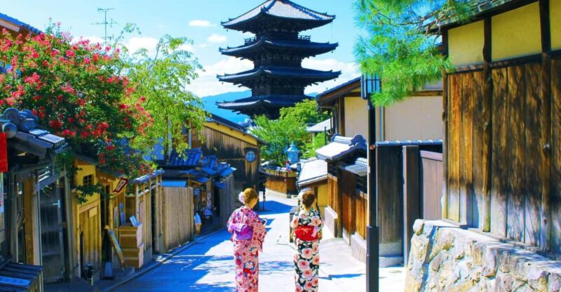 Kyoto Walking Tour of Higashiyama - Guided Tour of Gion Tatsumi Bridge