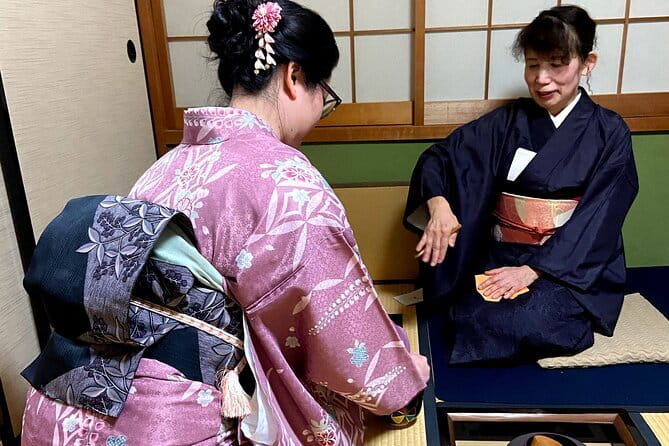 Kyoto Walking Tour With Kimono Rental Lunch and Tea Ceremony - Exploring the Mitsui Shimogamo Shrine