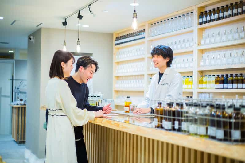 Kyoto:Experience Creating One-Of-A-Kind Special Fragrances - Tailoring the Fragrance Mixture