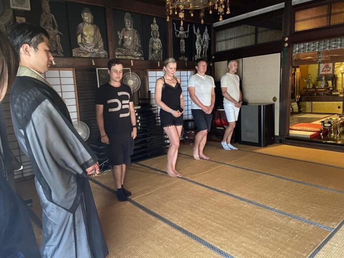 Kyoto:Private Temple ZEN Meditation & Morning Prayer - Preparing for the Zen Meditation Session
