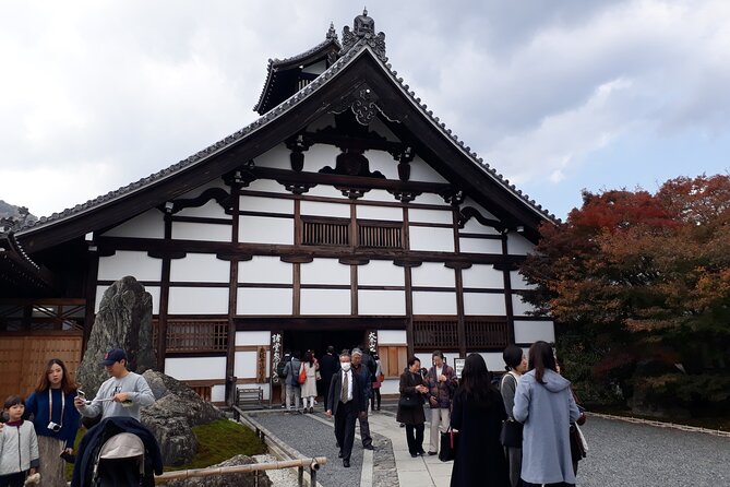 Kyotos Arashiyama Bamboo Grove: 3-Hour Guided Tour - Experiencing Tenryuji Temple