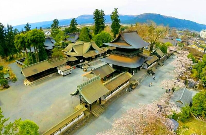 Kyushu: Aso Volcano, Aso Shrine, Kurokawa Onsen 1-Day Tour - Discovering Aso Shrine