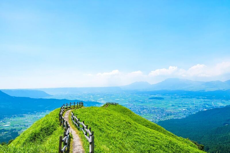 Kyushu: Aso Volcano, Onsen, & Kumamoto Castle Full-Day Trip - Itinerary Highlights