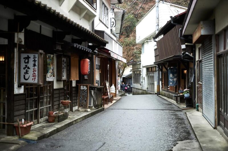Kyushu: Aso Volcano, Onsen, & Kumamoto Castle Full-Day Trip - Kumamoto Castle Exploration