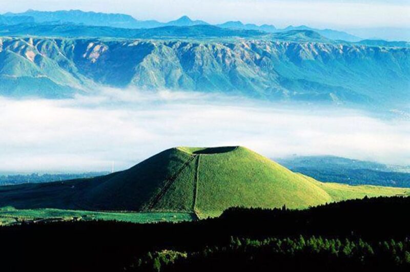 Kyushu: Aso Volcano, Onsen, & Kumamoto Castle Full-Day Trip - Relaxing in Kurokawa Onsen