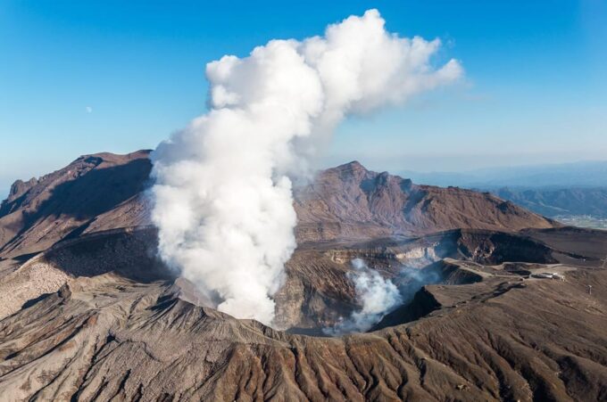 Kyushu: Kumamoto Castle, Aso Volcano, Kusasenri One-Day Tour - Getting to the Meeting Point