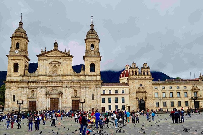 La Candelaria and Monserrate Walking Half Day Tour - Exploring Monserrate