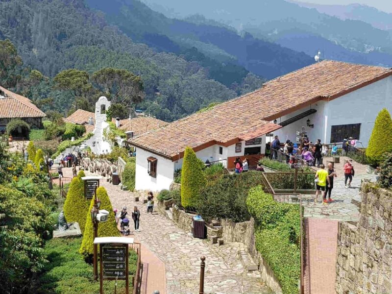 La Candelaria and Monserrate Walking Half Day Tour - Recap