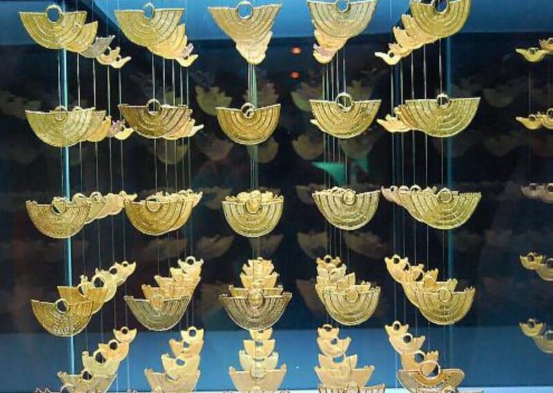 La Candelaria, Monserrate and Gold Museum Full Day Tour - Booking Information