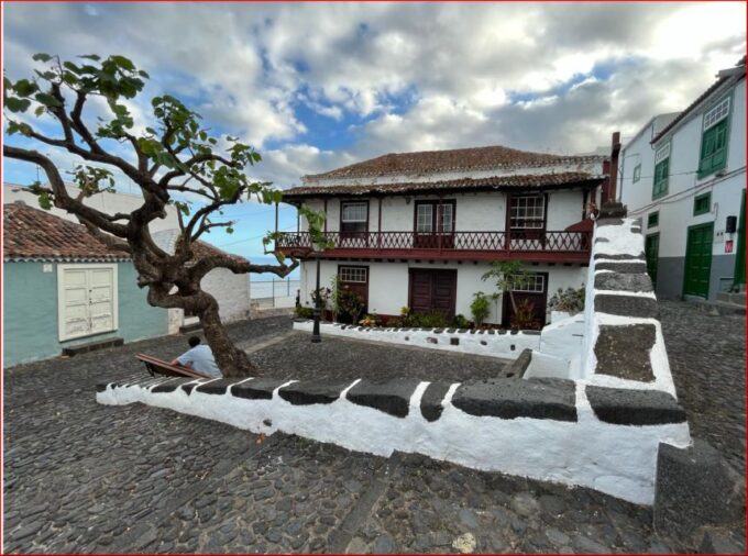 La Canela Neighborhood Santa Cruz La Palma Walking Guide Tour - Tour Duration and Accessibility