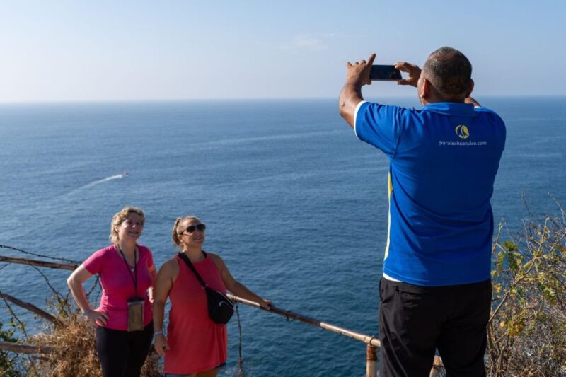 La Crucecita: Hiking and Snorkeling / Drinks and Fruits - Inclusions