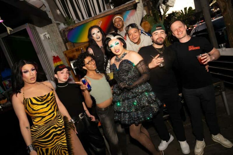 LA : Drag Highlights - Bar Crawl & Show Drinks Included! - Key Points